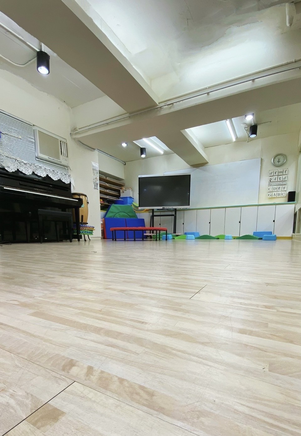 美育景美授權教室教室一角｜0–3 歲親子音樂律動